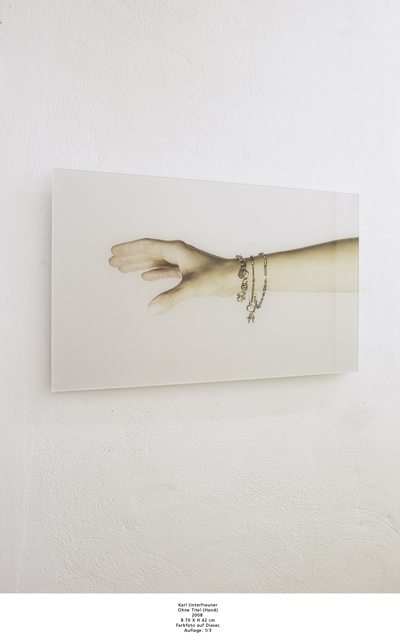 Karl Unterfrauner Ohne Titel (Hand) 2008  B 70 X H 42 cm Farbfoto auf Diasec Auflage: 1/3 